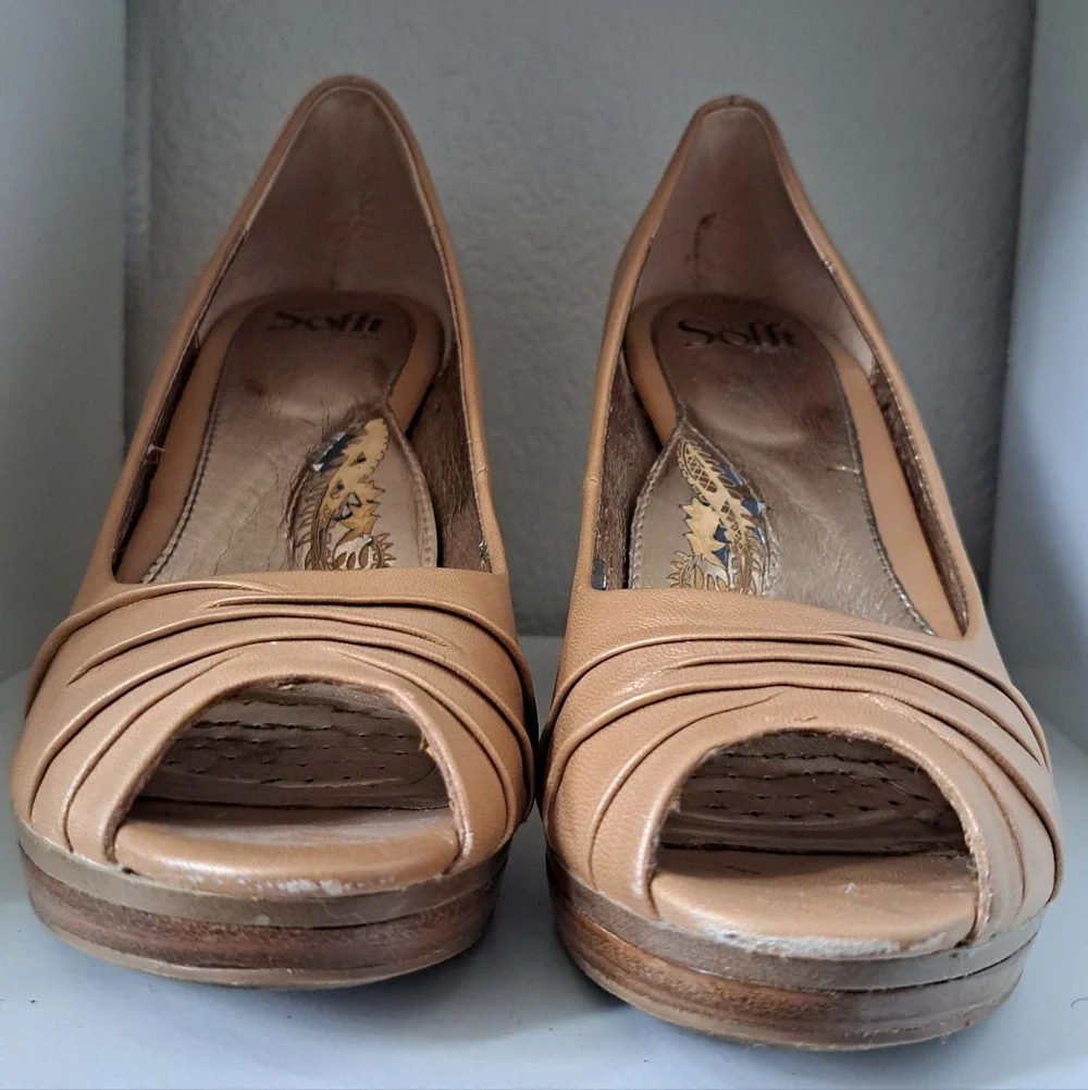 Sofft Tan Leather Peep Toe Pumps Heels Size 10